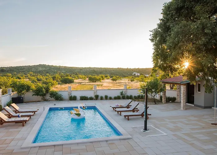 Amazing In Vakantiehuis Primošten