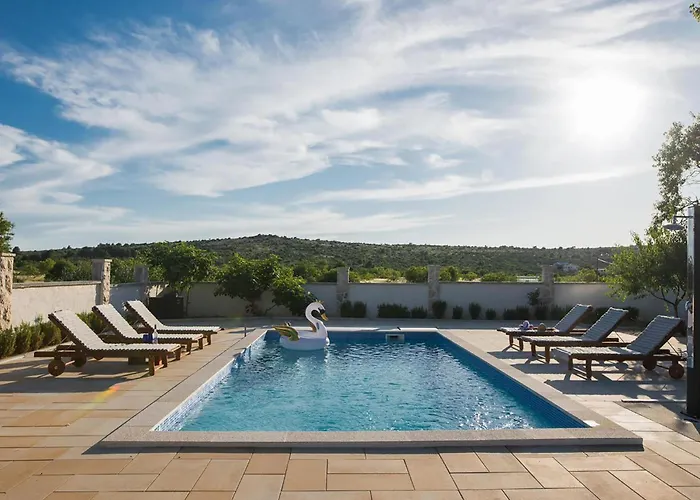 Amazing In Feriehus Primošten